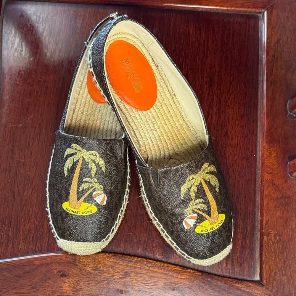 NWOT Michael Kors Brown Monogram Espadrilles with Adorable Palm tree Decoration